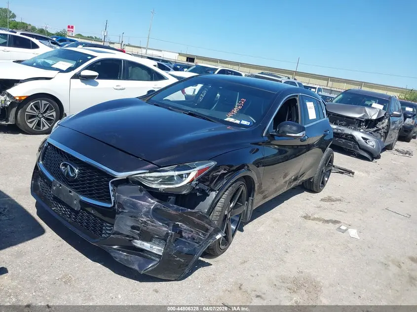 2017 INFINITI QX30 SPORT