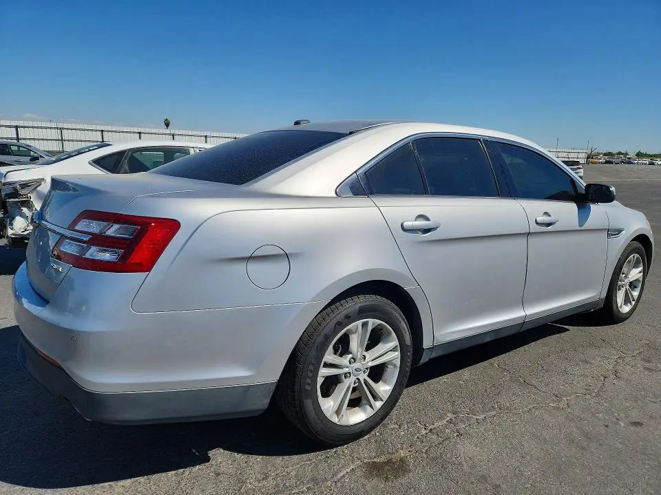 2015 FORD TAURUS SEL  