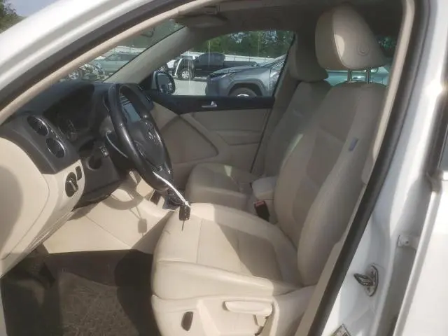 2011 VOLKSWAGEN TIGUAN S  