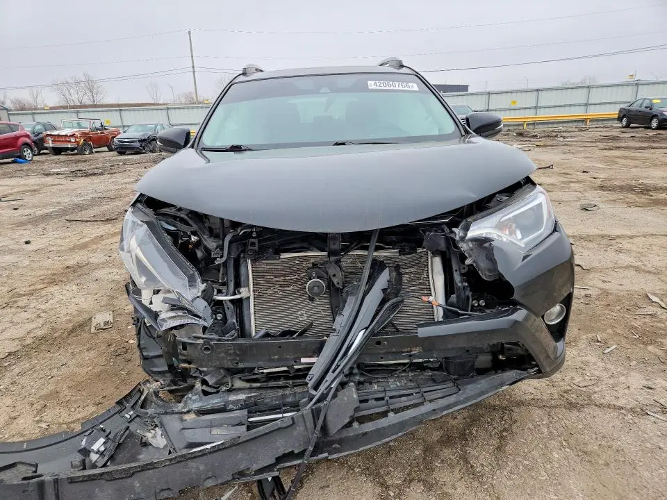 2018 TOYOTA RAV4 XLE  