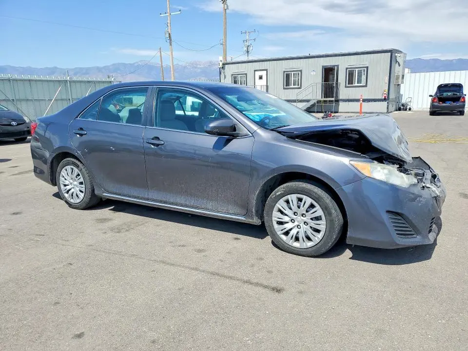 2013 TOYOTA CAMRY LE  