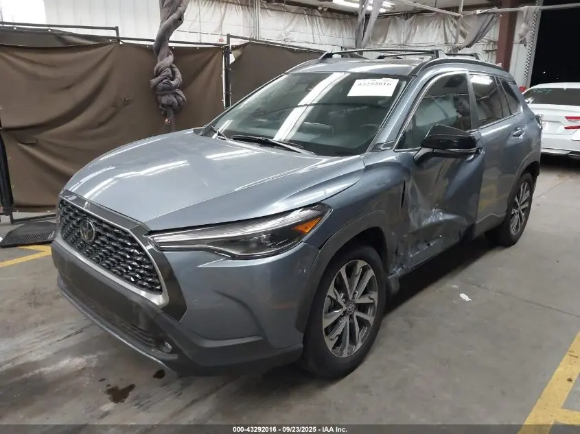 2025 TOYOTA COROLLA CROSS XLE