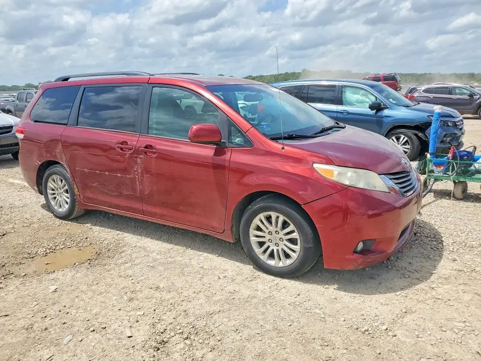 2011 TOYOTA SIENNA XLE 8-PASSENGER  