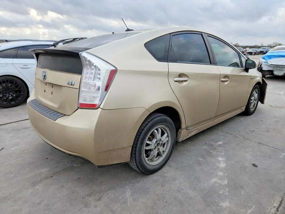 2011 TOYOTA PRIUS TWO  