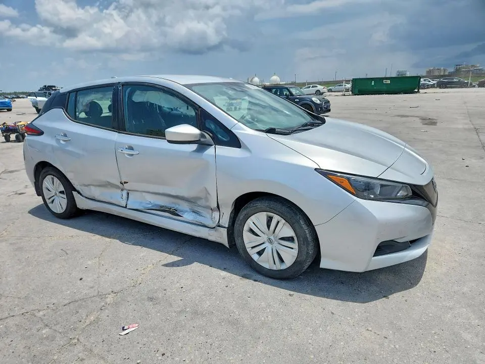 2023 NISSAN LEAF S  