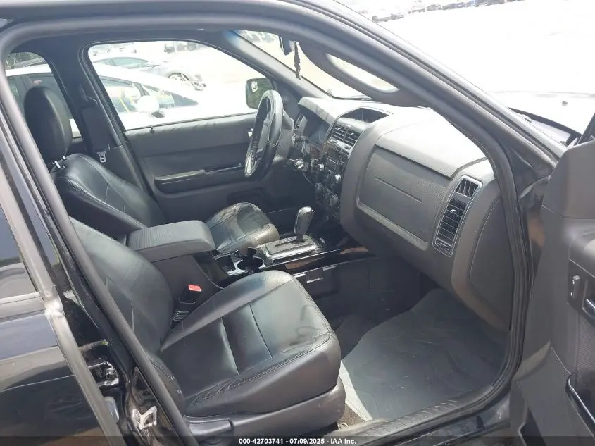 2010 FORD ESCAPE LIMITED