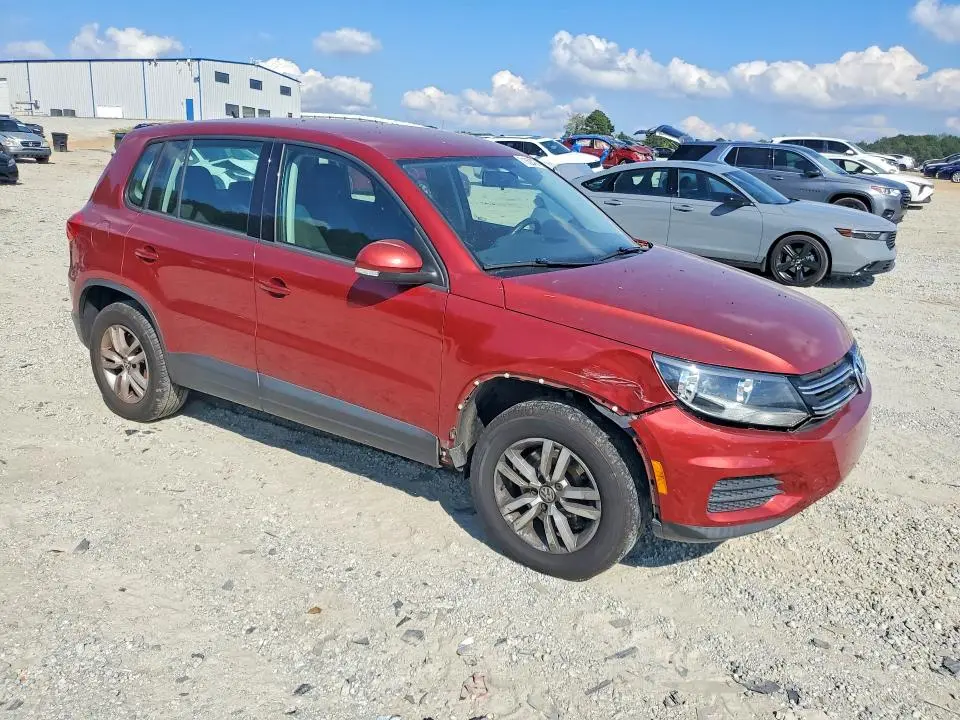 2013 VOLKSWAGEN TIGUAN S  