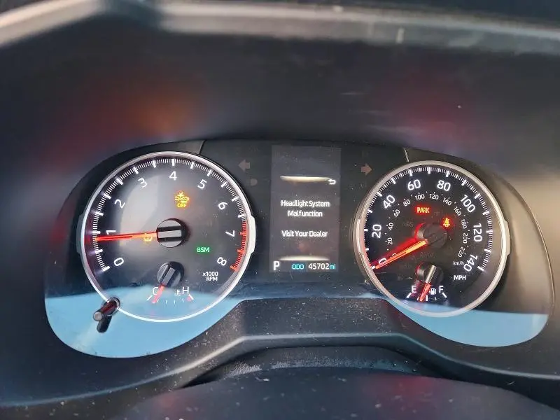 2020 TOYOTA RAV4 XLE  