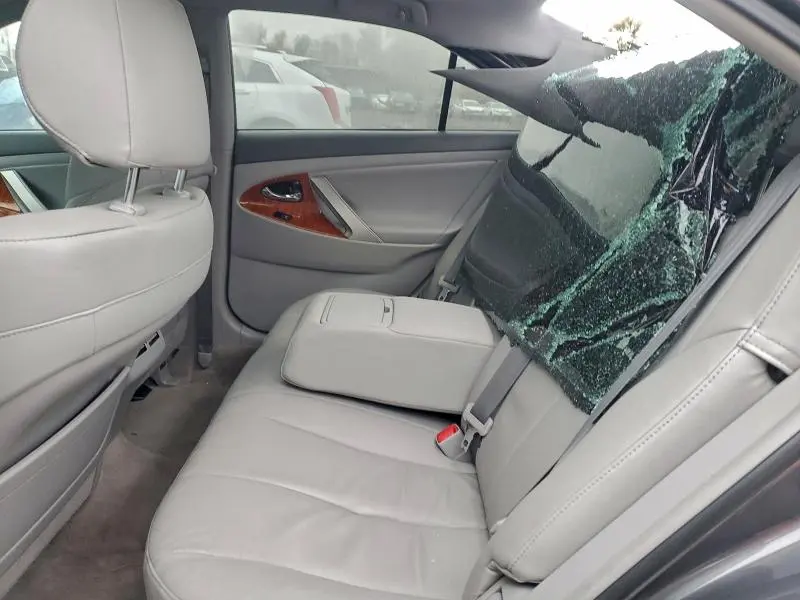 2010 TOYOTA CAMRY SE  