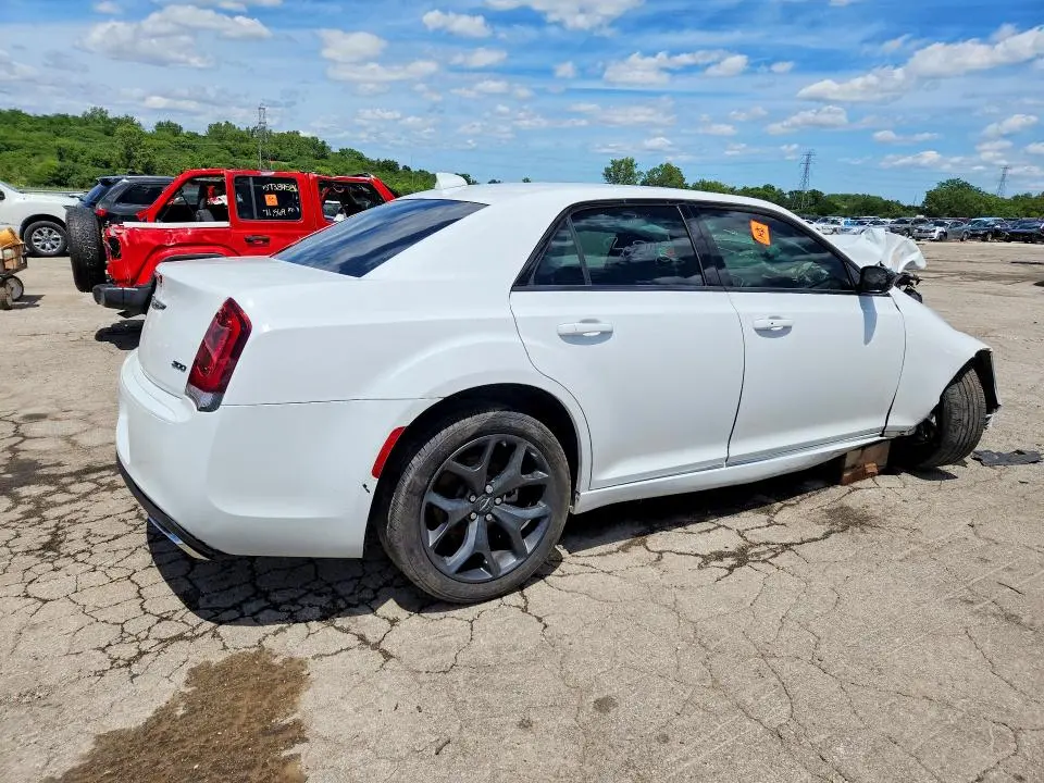 2022 CHRYSLER 300 TOURING  
