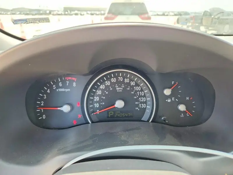 2014 KIA SEDONA LX  