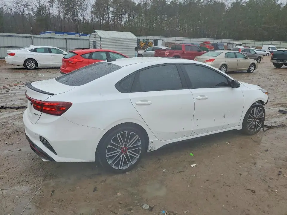 2023 KIA FORTE GT  