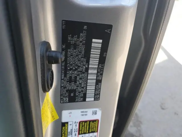 2012 TOYOTA SIENNA XLE  