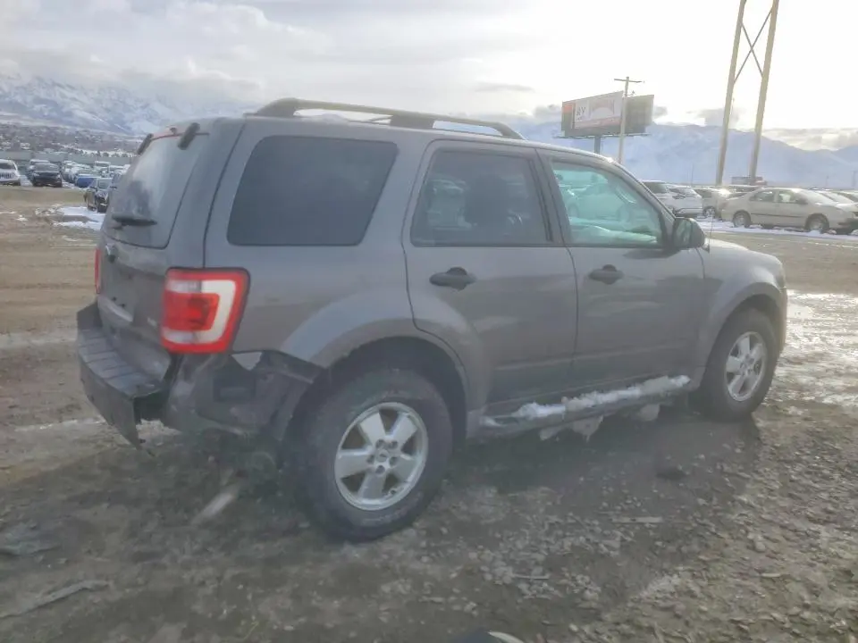 2012 FORD ESCAPE XLT  
