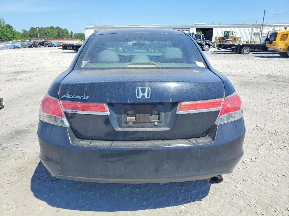 2011 HONDA ACCORD LX  
