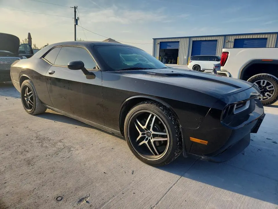 2012 DODGE CHALLENGER SXT  