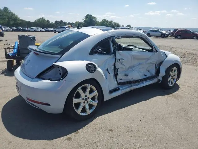 2018 VOLKSWAGEN BEETLE SE  