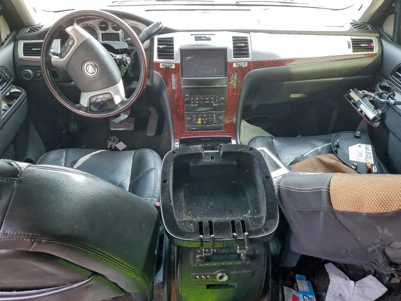 2013 CADILLAC ESCALADE LUXURY  