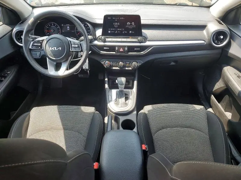 2023 KIA FORTE LX  