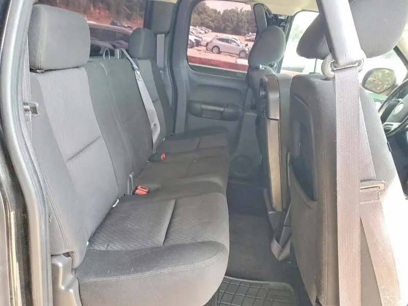 2011 CHEVROLET SILVERADO C1500 LT  