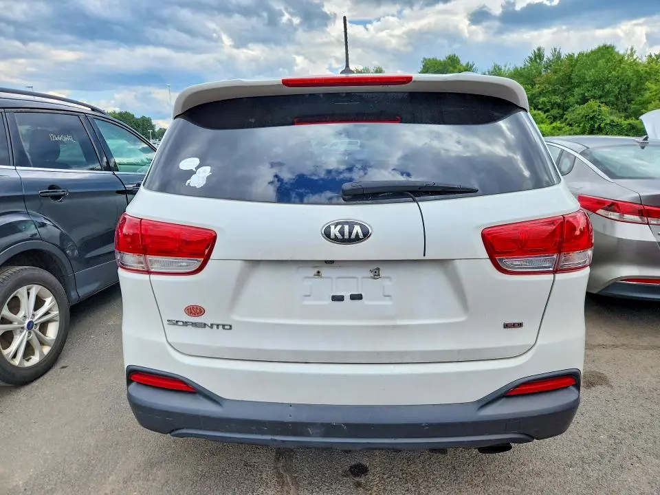 2016 KIA SORENTO LX  