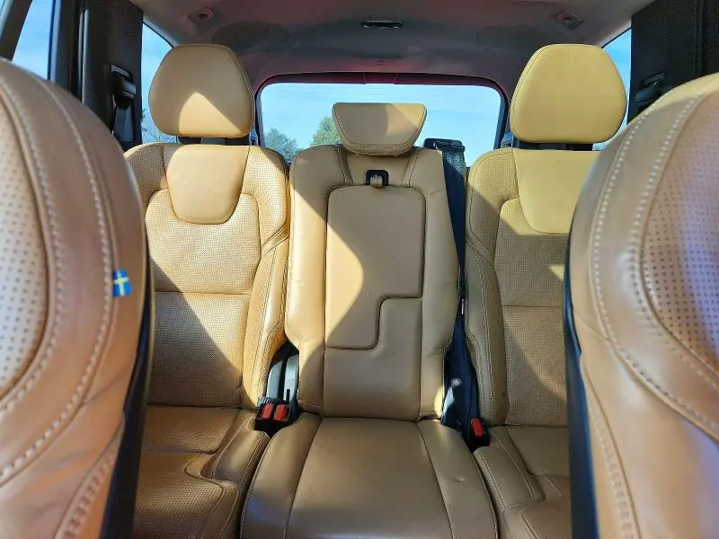 2016 VOLVO XC90 T6  