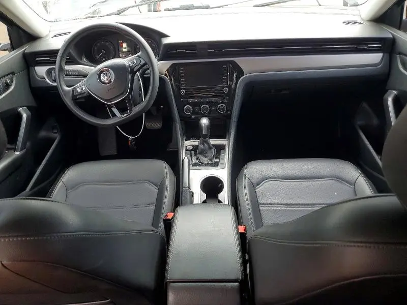 2021 VOLKSWAGEN PASSAT SE  