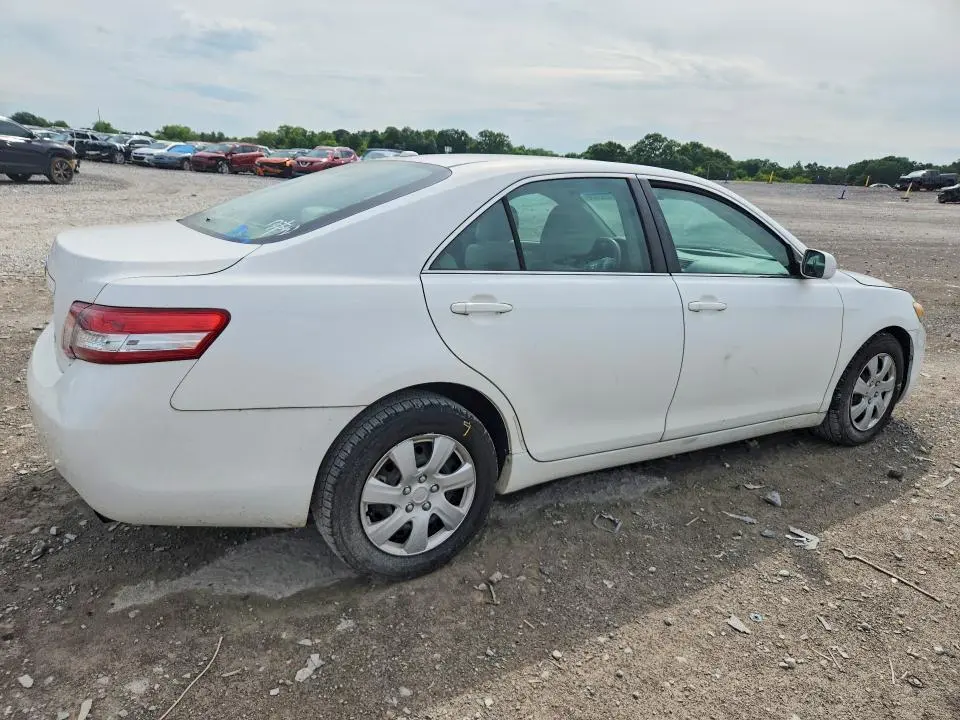 2011 TOYOTA CAMRY LE  