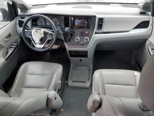 2017 TOYOTA SIENNA   