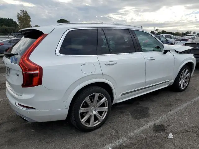 2017 VOLVO XC90 T8  
