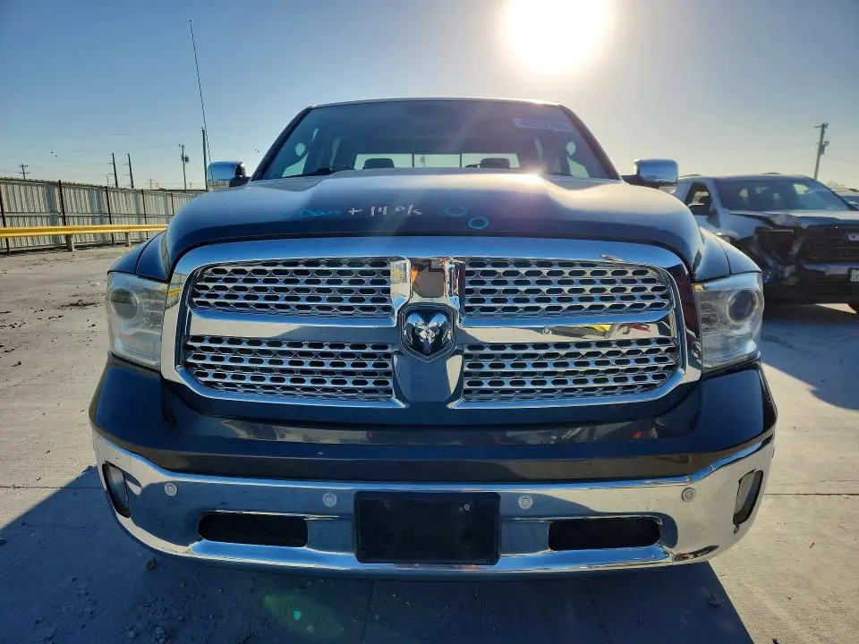 2015 RAM 1500 LARAMIE  