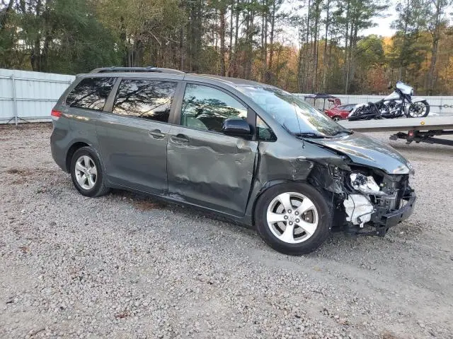 2013 TOYOTA SIENNA LE  