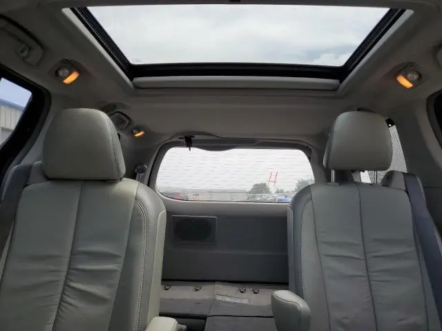 2011 TOYOTA SIENNA XLE  