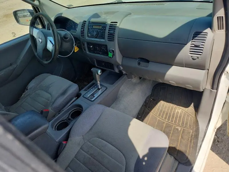 2013 NISSAN FRONTIER S  