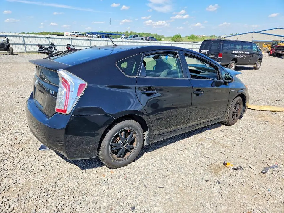2013 TOYOTA PRIUS TWO  