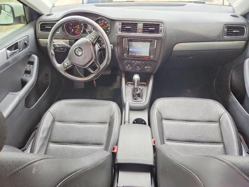 2017 VOLKSWAGEN JETTA SE  