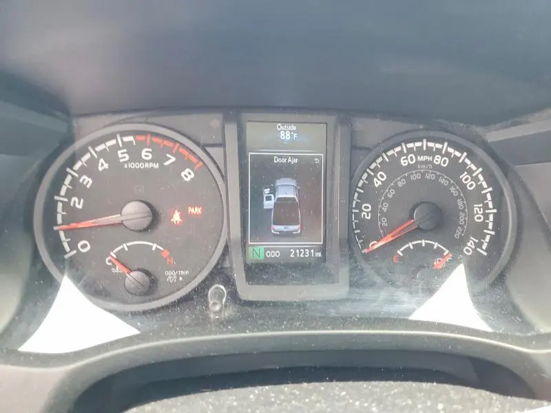 2022 TOYOTA TACOMA SR  