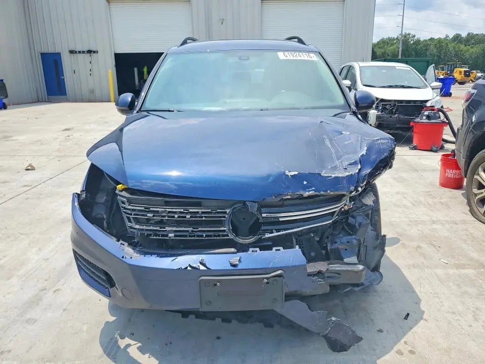 2016 VOLKSWAGEN TIGUAN S  