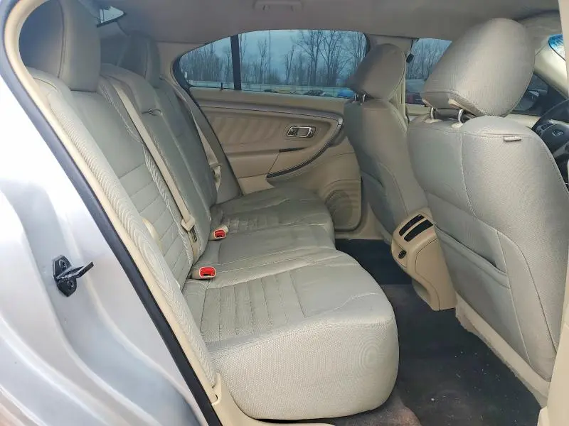 2018 FORD TAURUS SE  