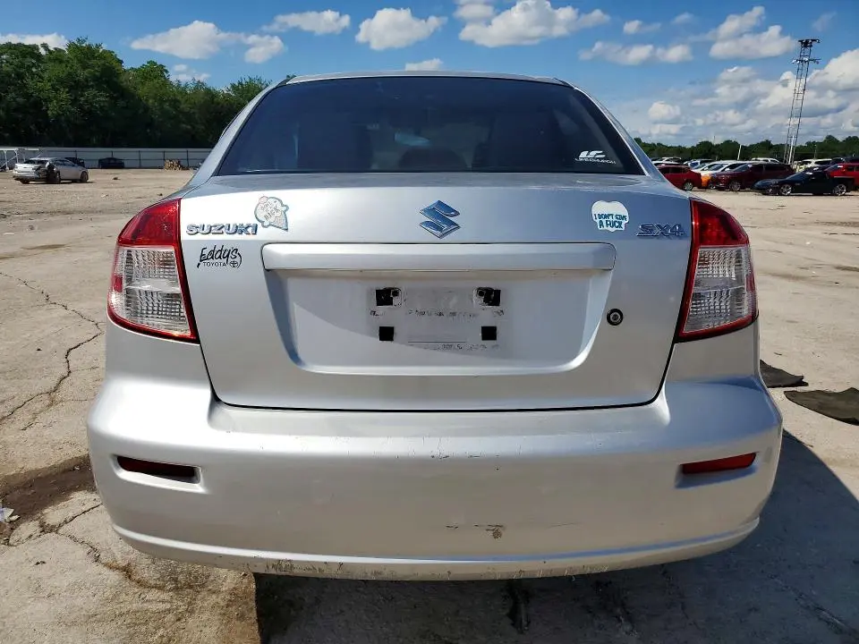 2013 SUZUKI SX4 LE  