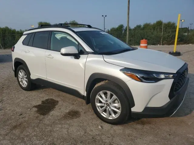 2024 TOYOTA COROLLA CROSS LE  