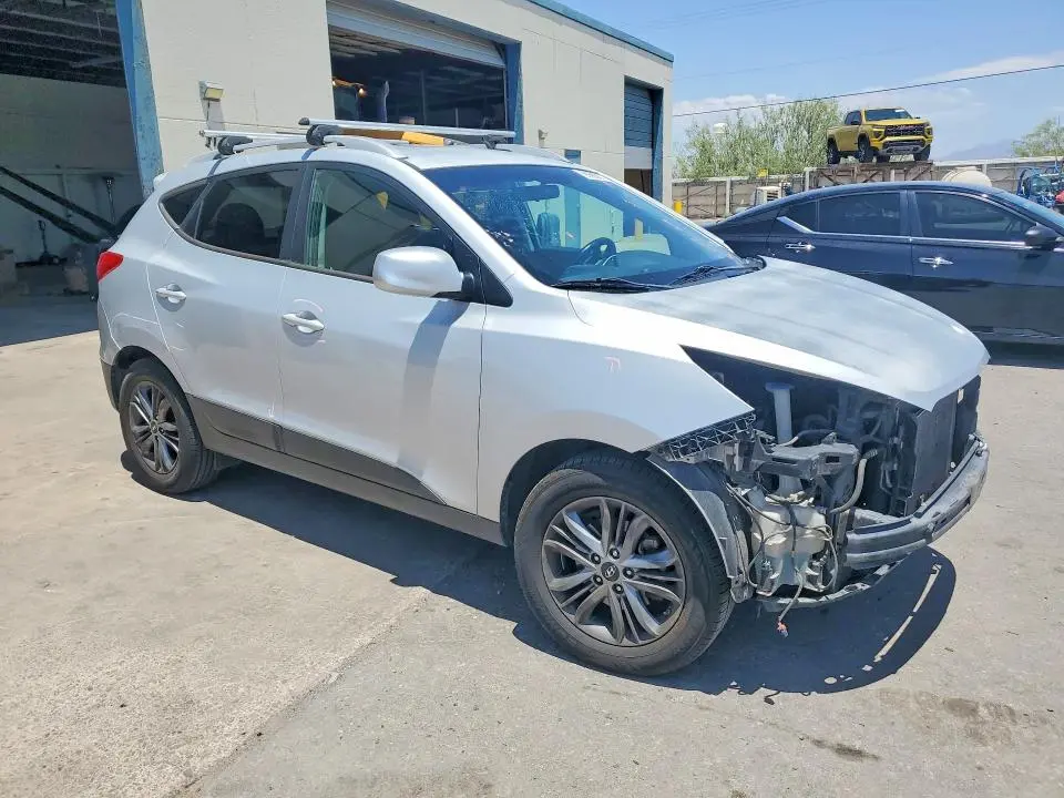 2015 HYUNDAI TUCSON SE  