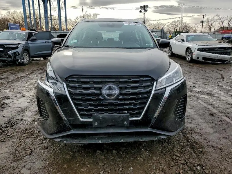 2024 NISSAN KICKS SV  