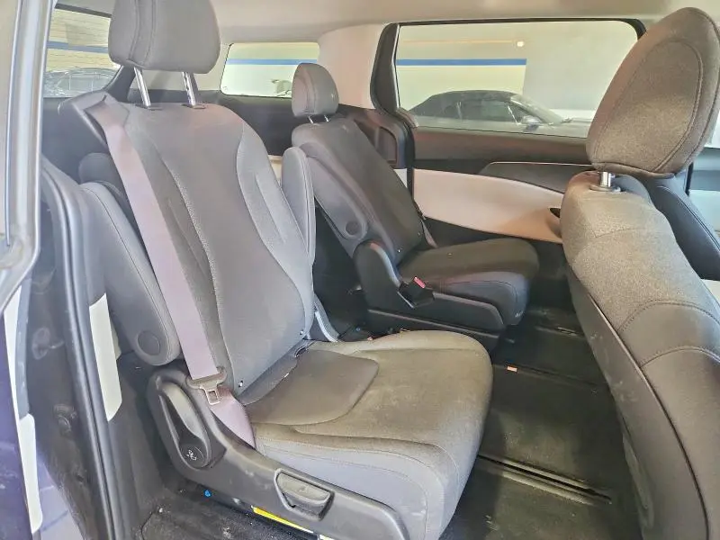 2023 KIA CARNIVAL LX  