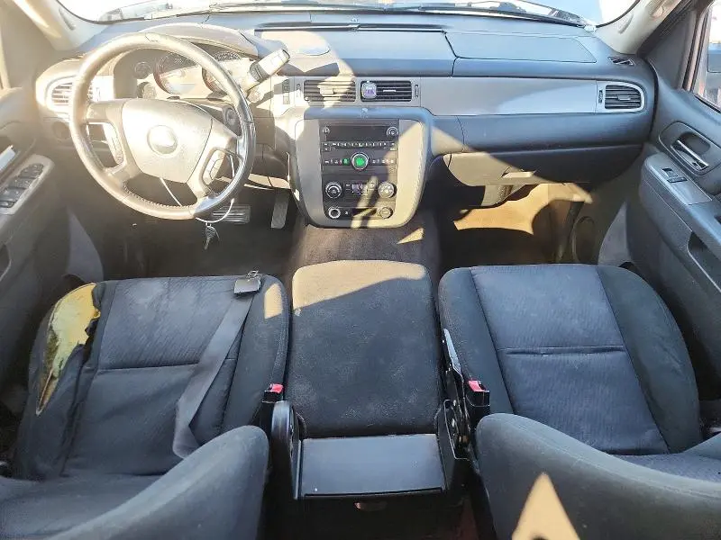 2010 CHEVROLET SUBURBAN C1500 LS  