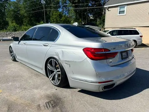2016 BMW 750 XI  