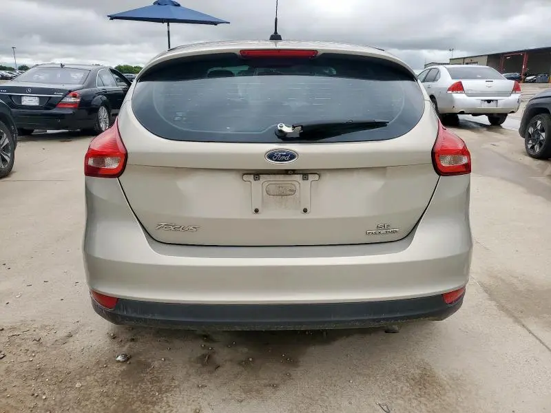 2015 FORD FOCUS SE  