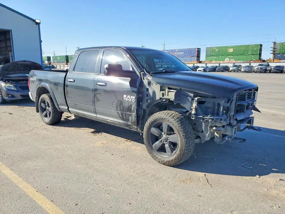 2018 RAM 1500 SLT  