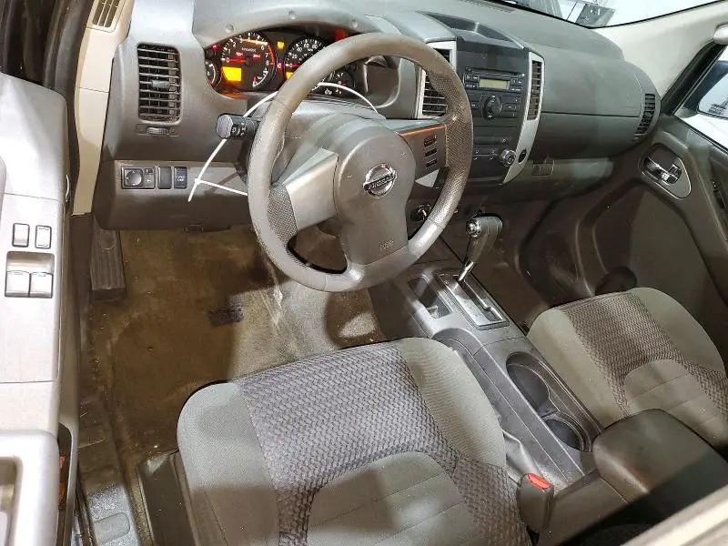 2010 NISSAN FRONTIER SE V6  