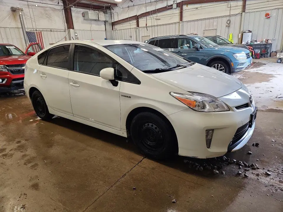 2015 TOYOTA PRIUS THREE  